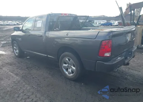 2017 Ram 1500 Express 4X4 6'4 Box z USA, uszkodzony, nr VIN 1C6RR7FT3HS589768